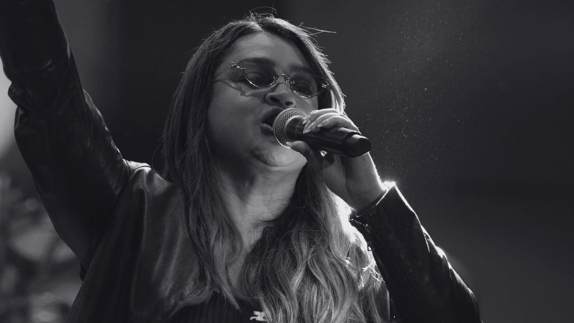 Muere querida cantante a los 50 años tras larga lucha contra el cáncer: su  famoso papá la despide