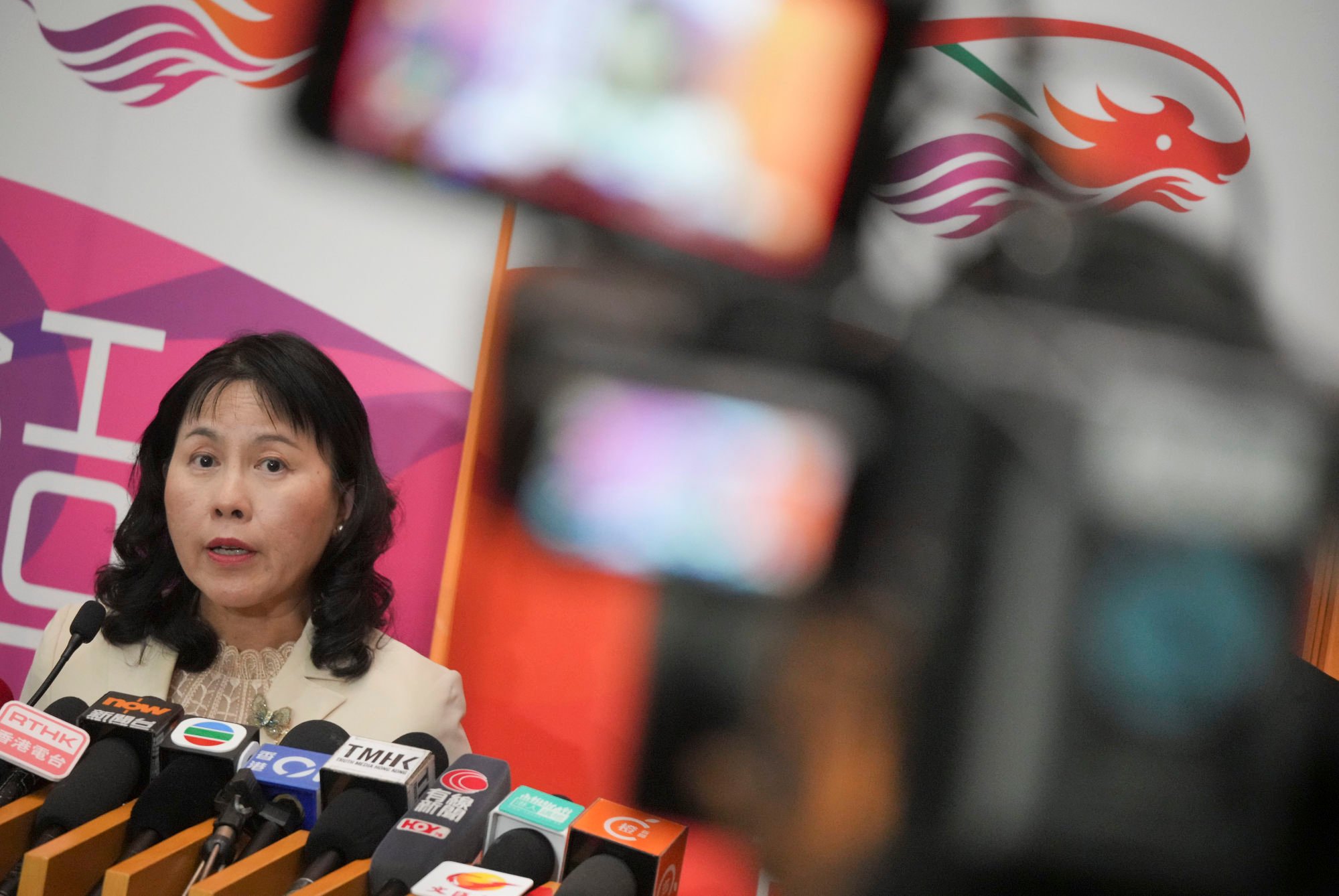 Can taxis and ride-hailing services co-exist in Hong Kong under new rules?