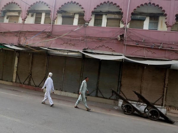 Traders detained as tax protest shuts down Pak-China border