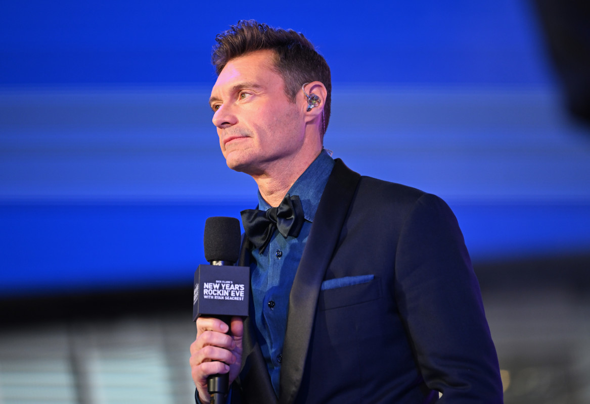 ryan-seacrest-at-dick-clarks-new-years-rockin-eve-with-ryan-seacrest-2025-held-in-times-square-on-december-31-2024-in-new-york-new-york-photo-by-kristina-bumphreypenske-media-via-getty-images-stockpac