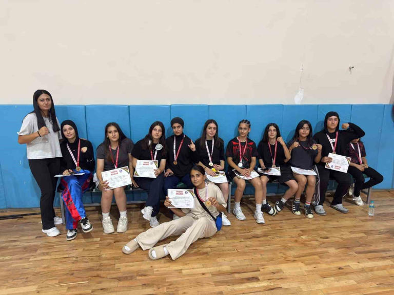 Wushu Kung Fu Bölge Şampiyonasında Elazığ rüzgarı: Sporcular 22 madalya Wushu Kung Fu Bölge Şampiyonasında Elazığ rüzgarı: Sporcular 22 madalya