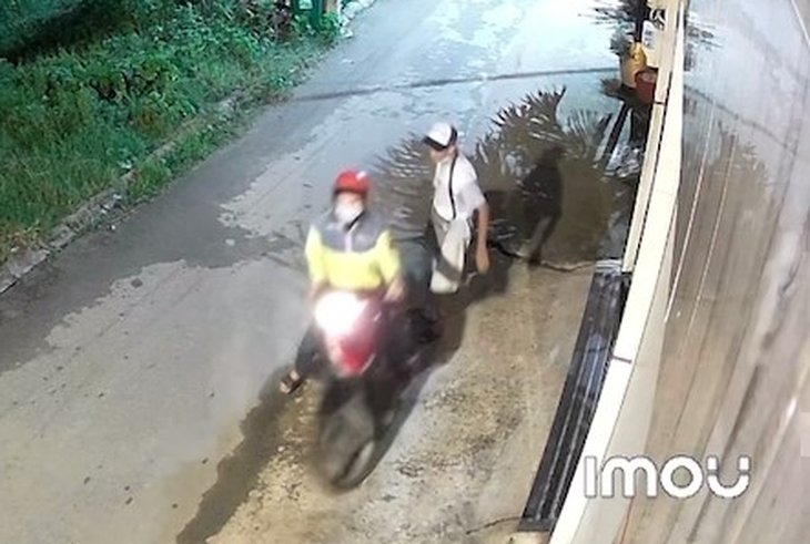 Công an TP.HCM bắt nam thanh niên giật hơn 100 tờ vé số của người khuyết tật