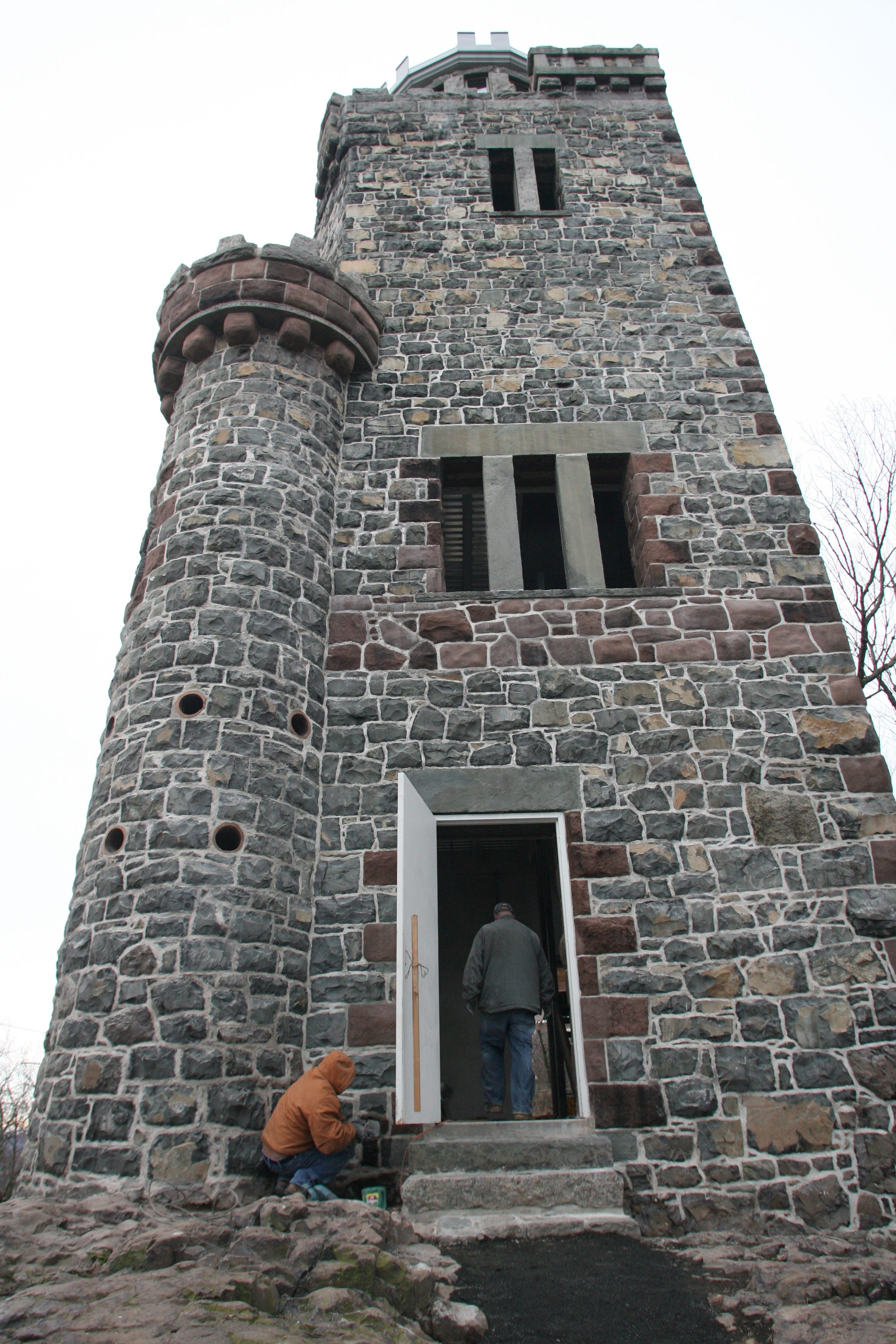 The Lambert Castle tower in 2009.