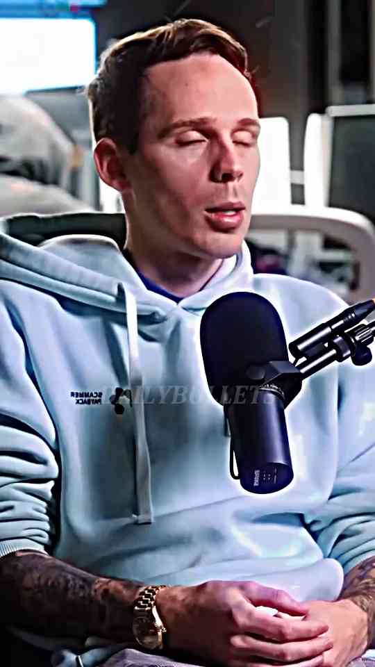 Hacker Shows How Easy It Is To Hack Garage Doors 💀