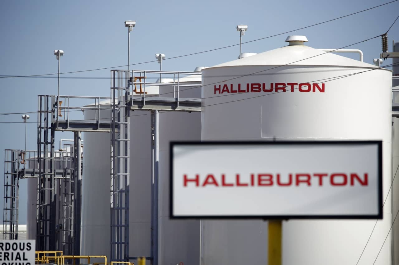 Halliburton Stock Slips. CEO Sees Oil Services Demand Weakening.