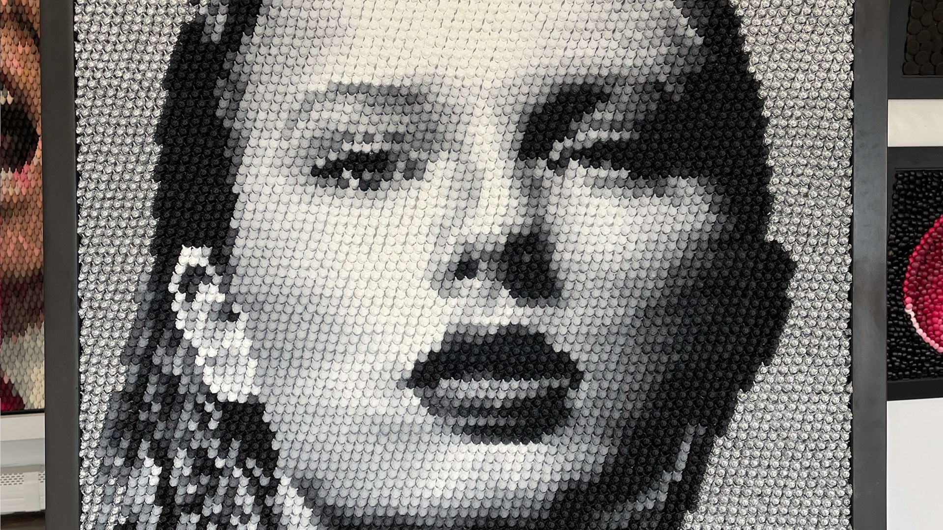 taylor-swift-bildnis-aus-berraschenden-materialien-begeistert-fans