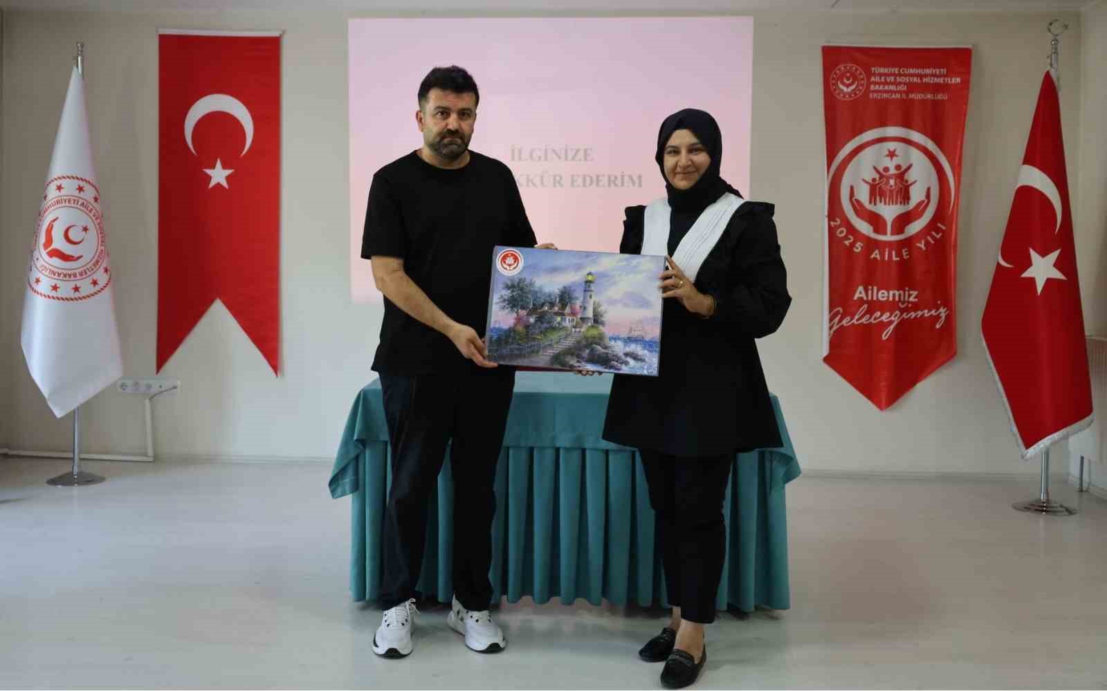 ERZİNCAN’DA BAKIM PERSONELLERİNE ‘ENGELLİ BİREYLERLE ETKİLİ İLETİŞİM’ EĞİTİMİ VERİLDİ