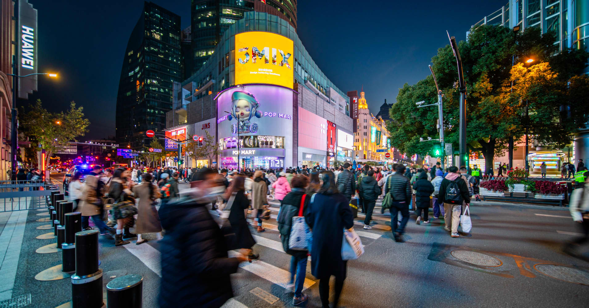 Gold extends losses after Friday rout; Asia stocks trade mixed ahead of China manufacturing data<br><br>