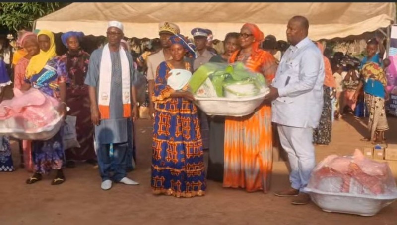 Action sociale, autonomisation des femmes: Plusieurs dons et des compteurs d’eau offerts aux populations de Tiémé