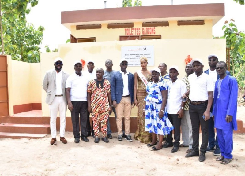 Togo : GTA Assurance dote des écoles primaires de blocs sanitaires modernes