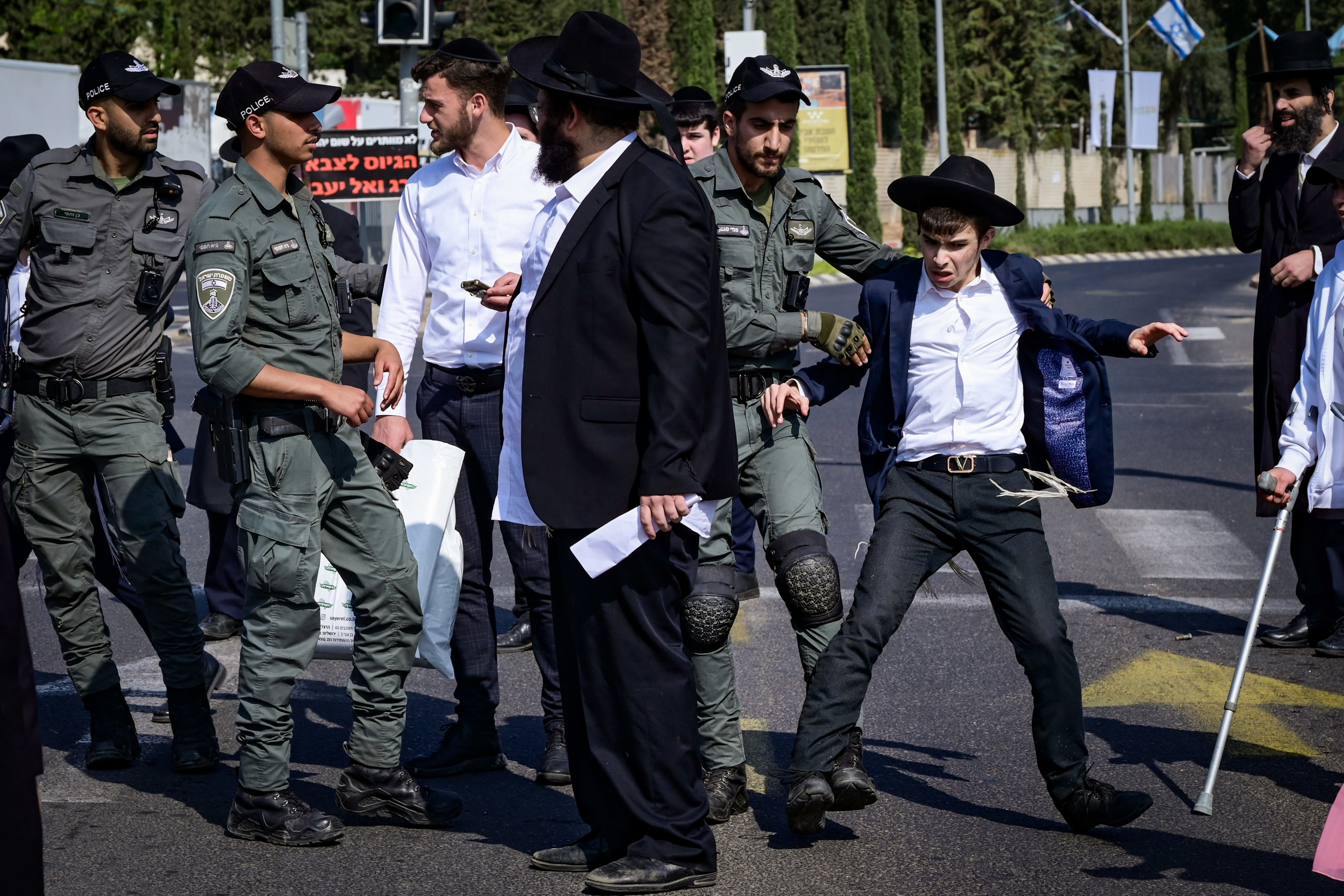 A-G to Netanyahu: Gov’t must enforce draft repercussions against ...