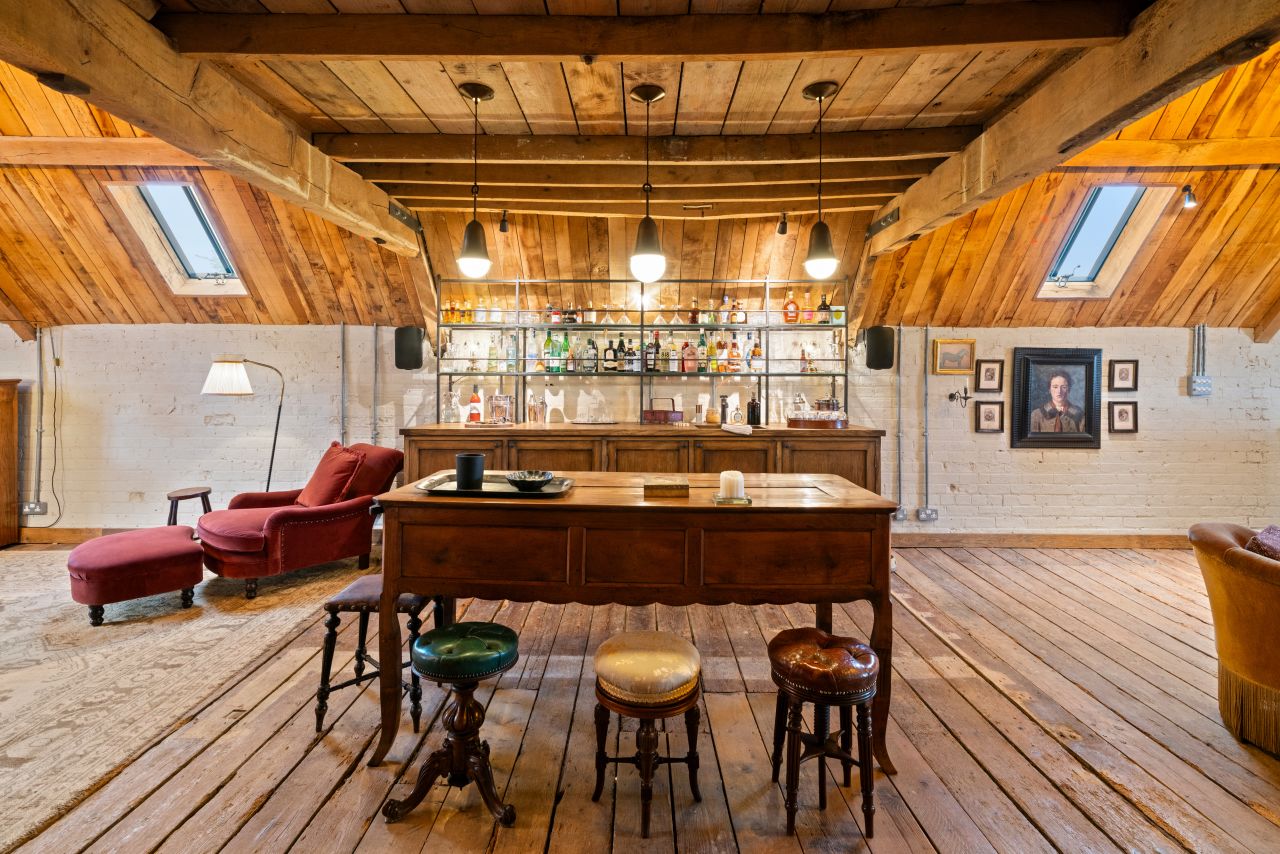 Ellen DeGeneres and Portia de Rossi Are Putting Their U.K. Farm on the Market for $30 Million