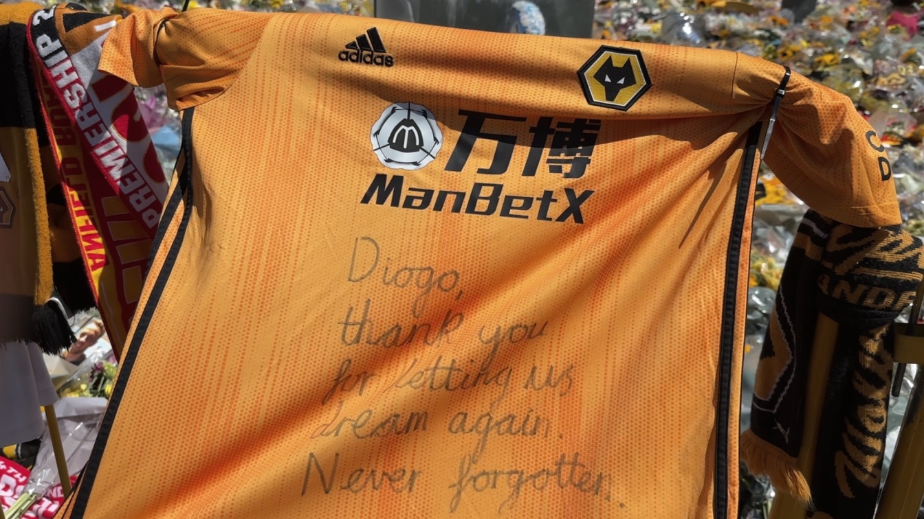 liverpool-retire-20-shirt-and-wolves-induct-diogo-jota-into-the-hall-of
