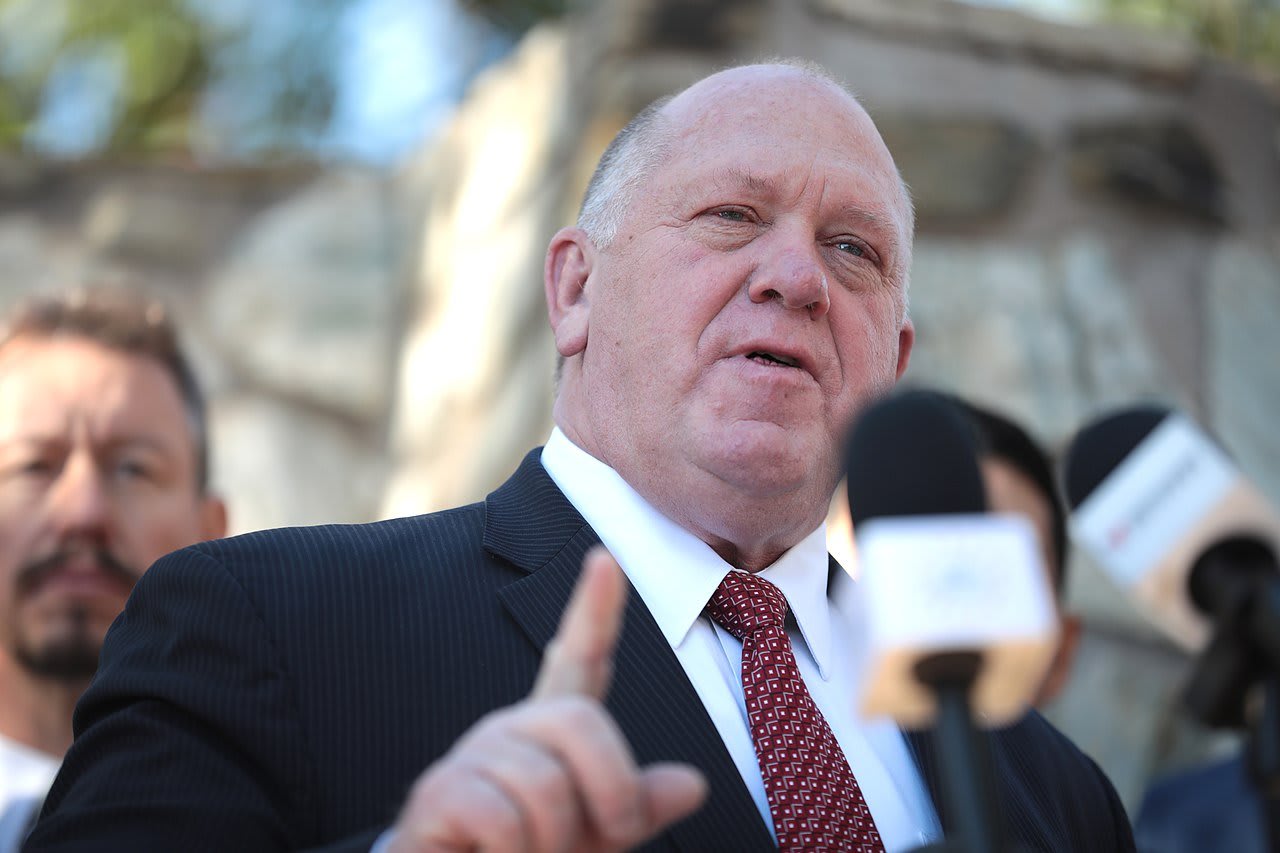 Trump border official Blame Congress for ICE masks