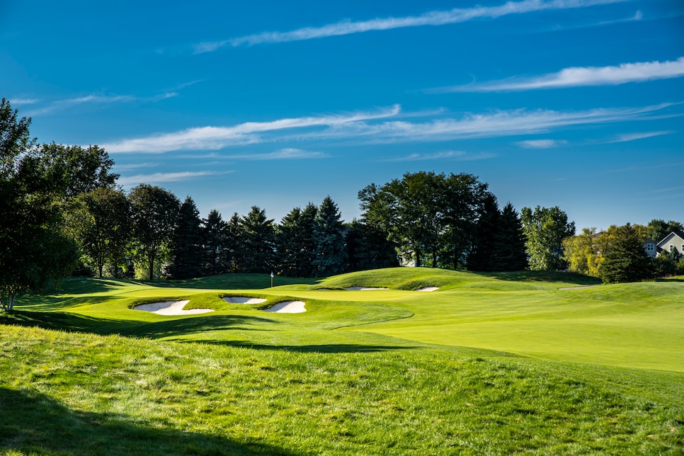 /content/dam/images/golfdigest/fullset/course-photos-for-places-to-play/TPC-Twin-Cities-Hole1-David-Parker-19251.jpg