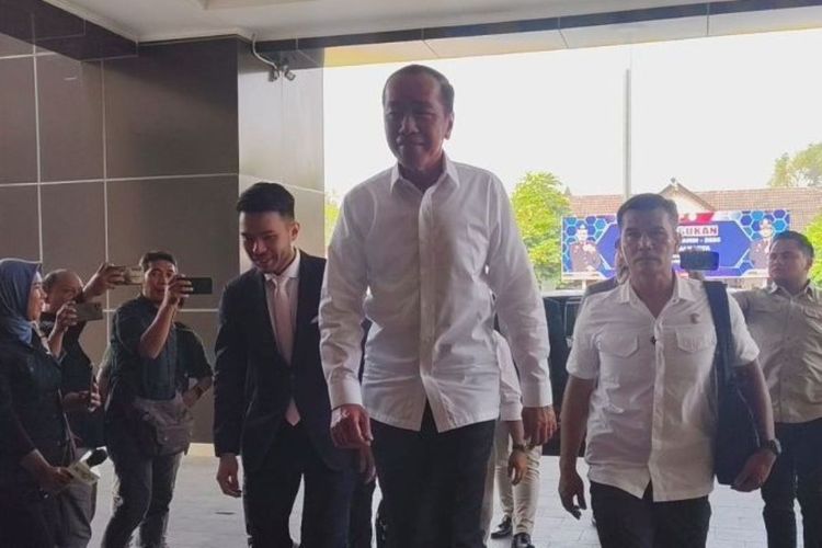 Pendapat Jokowi Soal Penggantian Menkeu: IHSG Kembali Naik, Rupiah Menguat