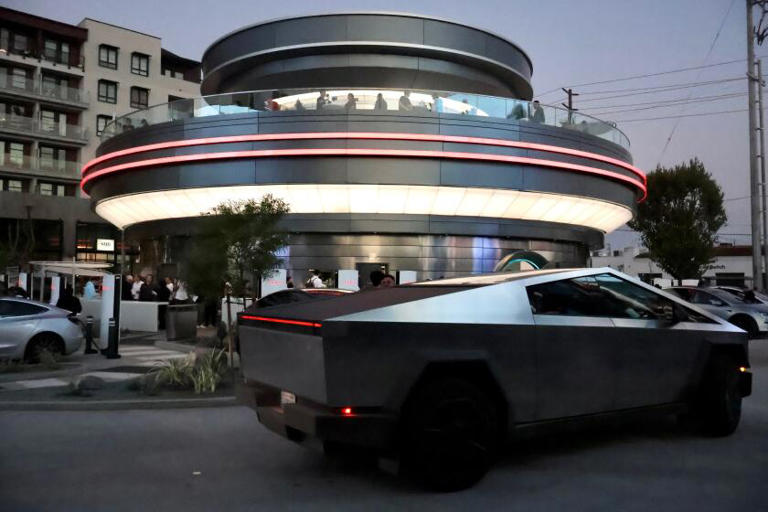 Elon Musk's Tesla Diner opened in Hollywood, and according to the tech billionaire, it could be the first of many locations. ((Lauren Ng / Los Angeles Times))