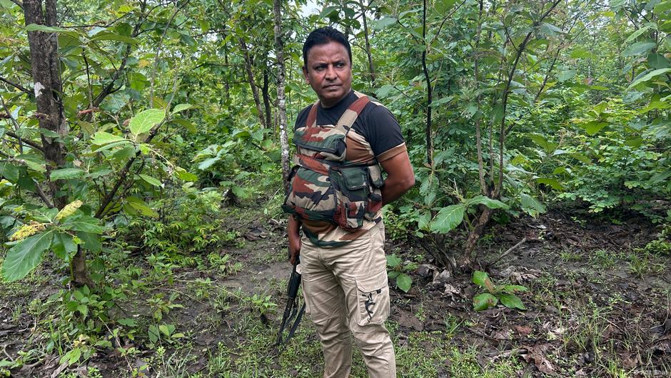 Санджай Пол говорит, что густые леса Бастара являются идеальным укрытием для боевиков наксала и их засад