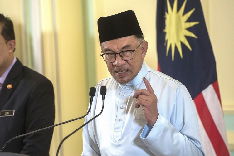 Malaysia Naikkan Pajak Rokok dan Minuman Keras, PM Anwar: Untuk Kesehatan Rakyat