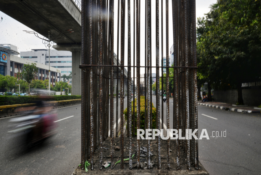 Pramono Anung Terjaga Malam Karena Proyek Monorel Tidak Selesai