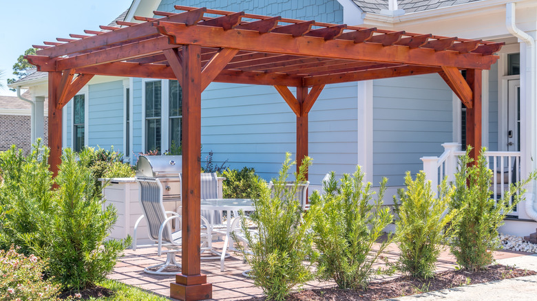 DIY Pergola Shades To Add Color And Style To Your Outdoor Space