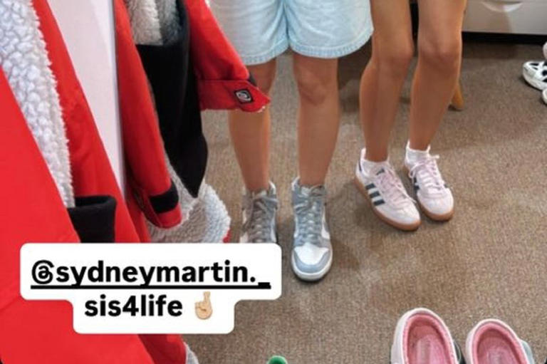 Sydney enjoyed the show with Cait