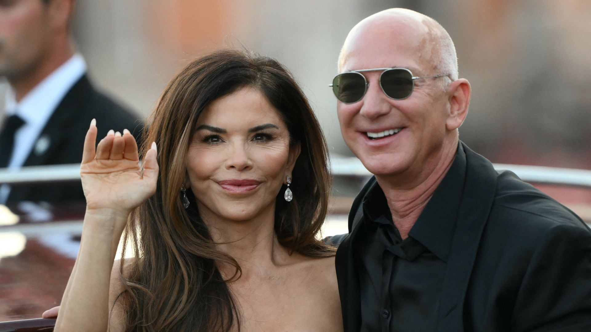 Lauren Sanchez Bezos enjoys her honeymoon with a dance in the French Riviera