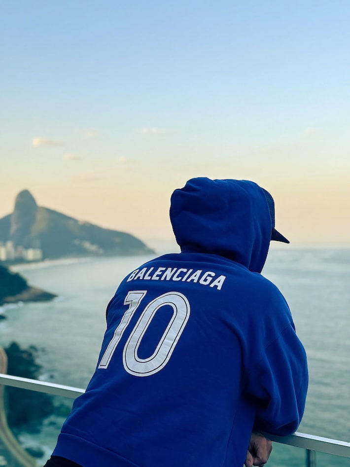 Ex de Virgínia, Zé Felipe compartilhou uma foto com camisa 10 em seu Instagram Foto: @zefelipe via Instagram