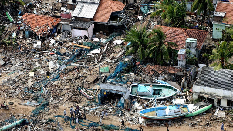 Tsunami history sri lanka