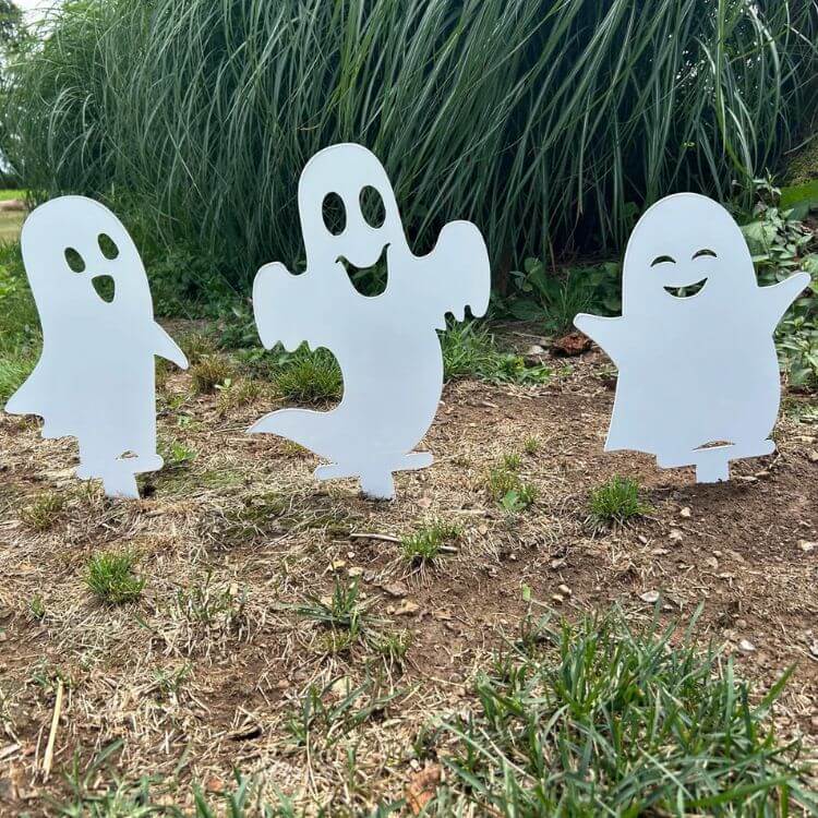 Happy Ghosts