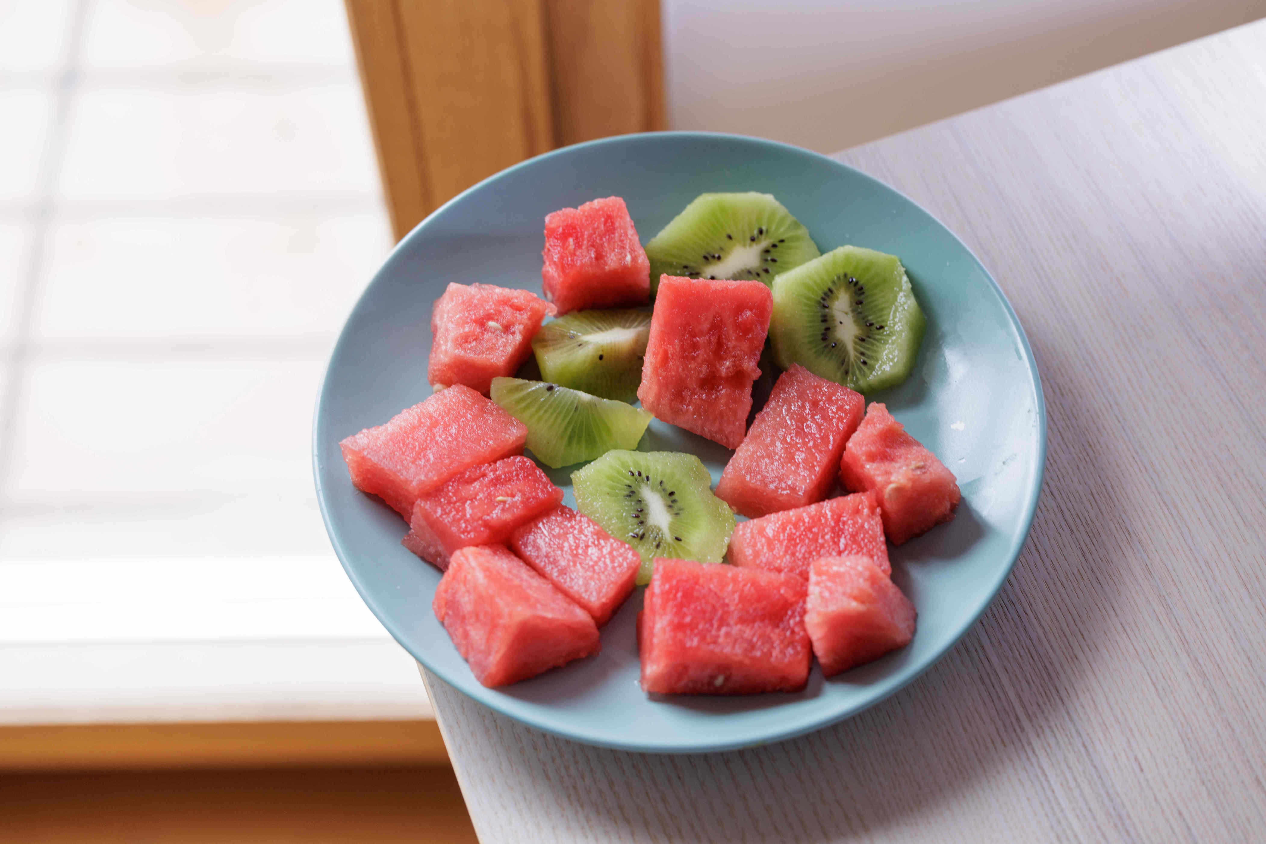 8 low-sugar fruits that support healthy blood sugar