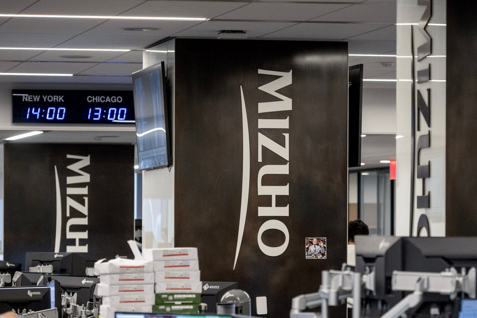 盃3点(純銀)NO.3550 SLGB003 🔥年誤差正負20秒，最精準的發條驅動機芯。 #UFA