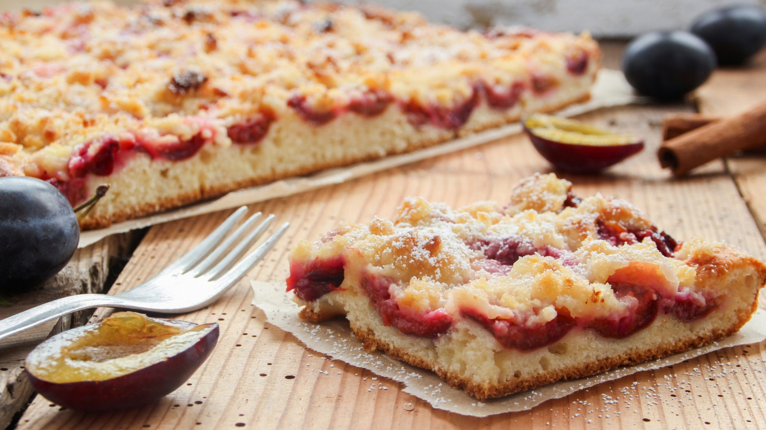 Himmlischer Kuchen-Genuss: Omas Rezept für Zwetschgendatschi vom Blech
