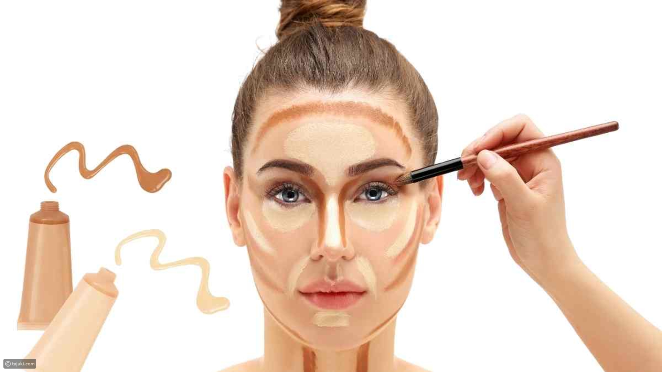 فتاة واحدهم يرسم على وجهها بالمكياج والكونتور