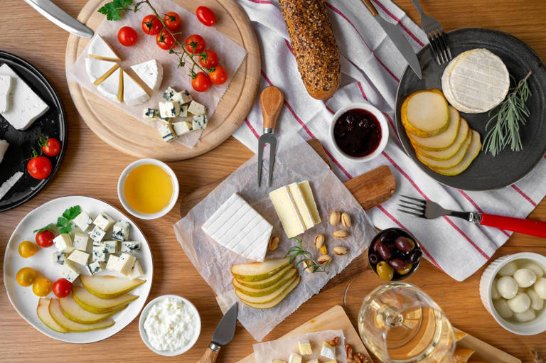 Comer queijo à noite pode dar pesadelos?