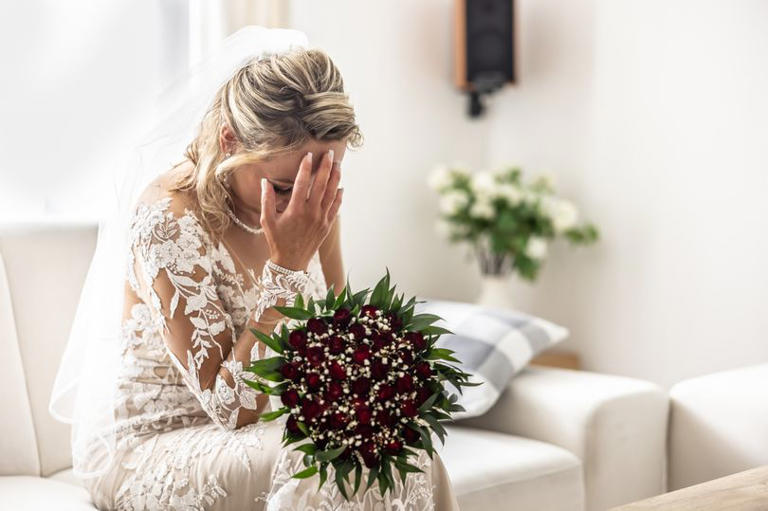 Happy Married Life Best Wishers Message For Friends Marriag Friend Messages Friend Wishes And Quotes Wishesmsg Me Friend Wedding