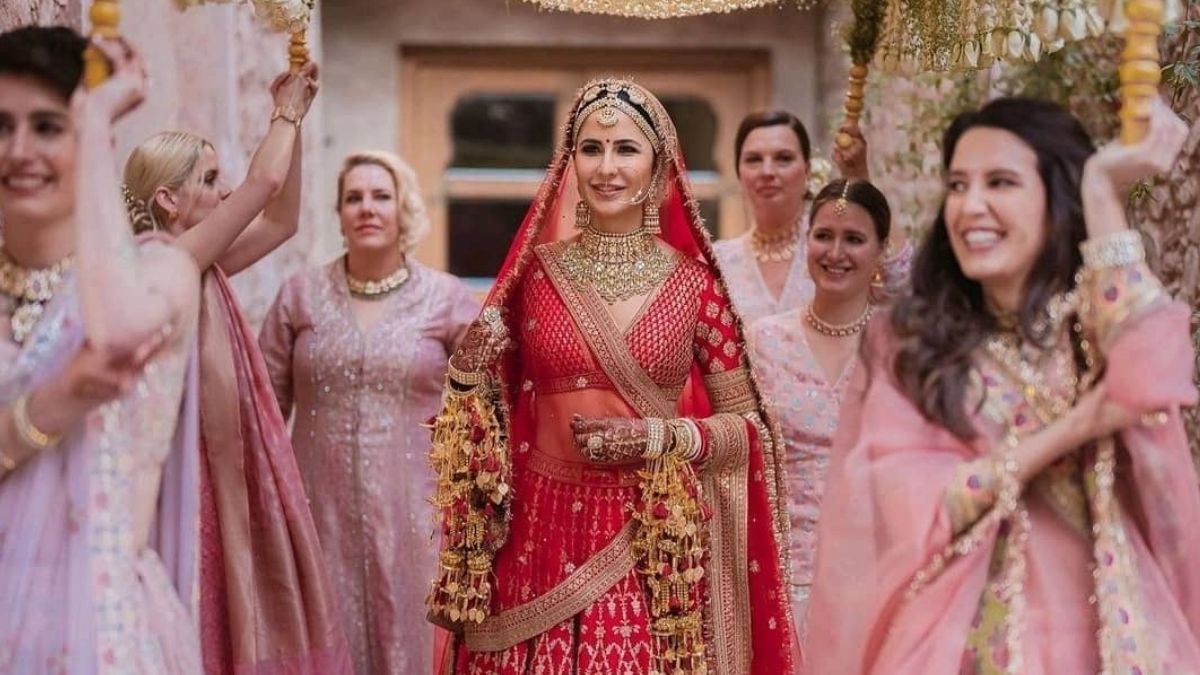 why hindu brides wear red on their wedding day (2)