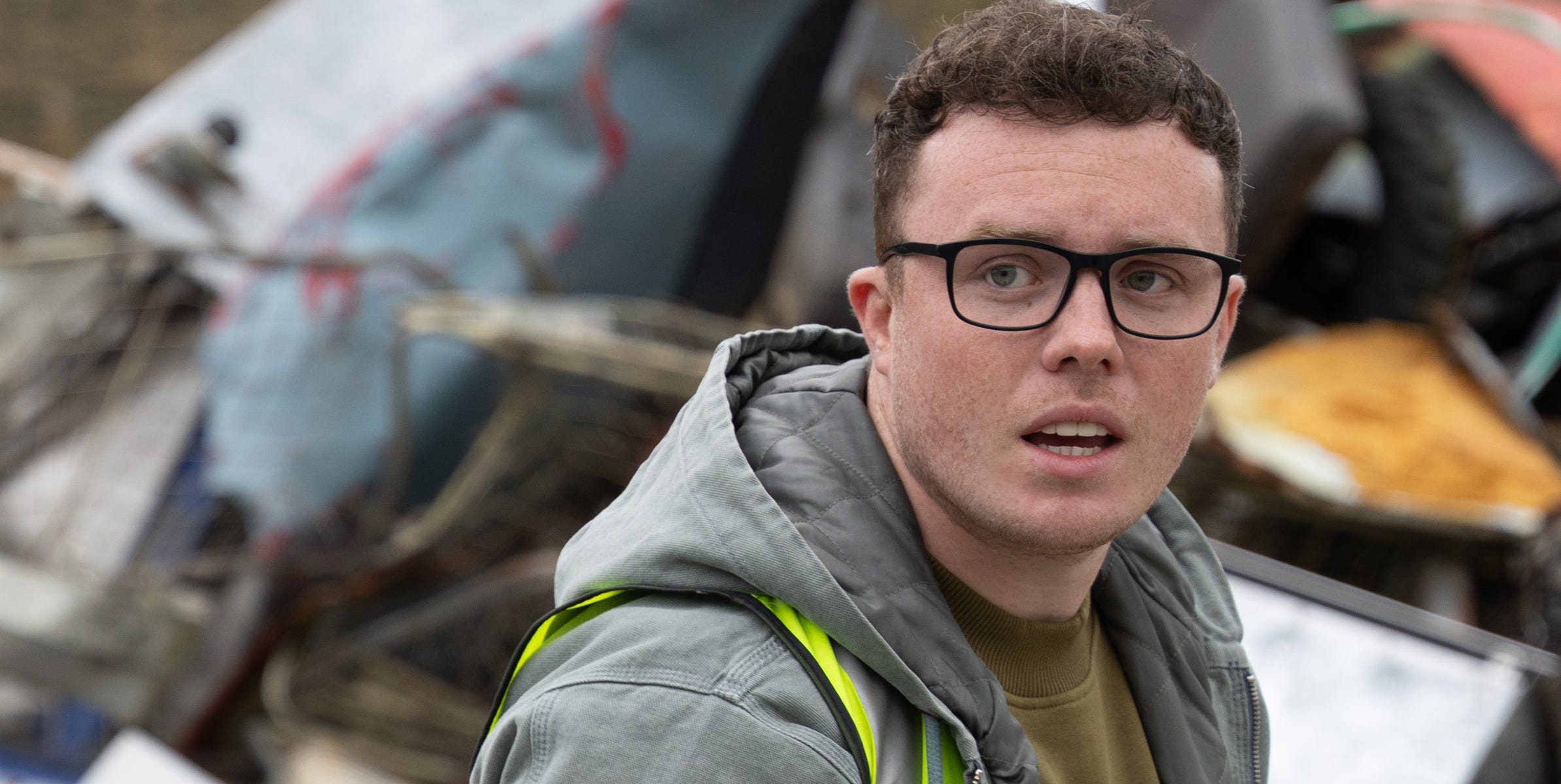 Emmerdale's Vinny Dingle bears his soul to Aaron next week, confessing that he recently tried to kiss someone else.