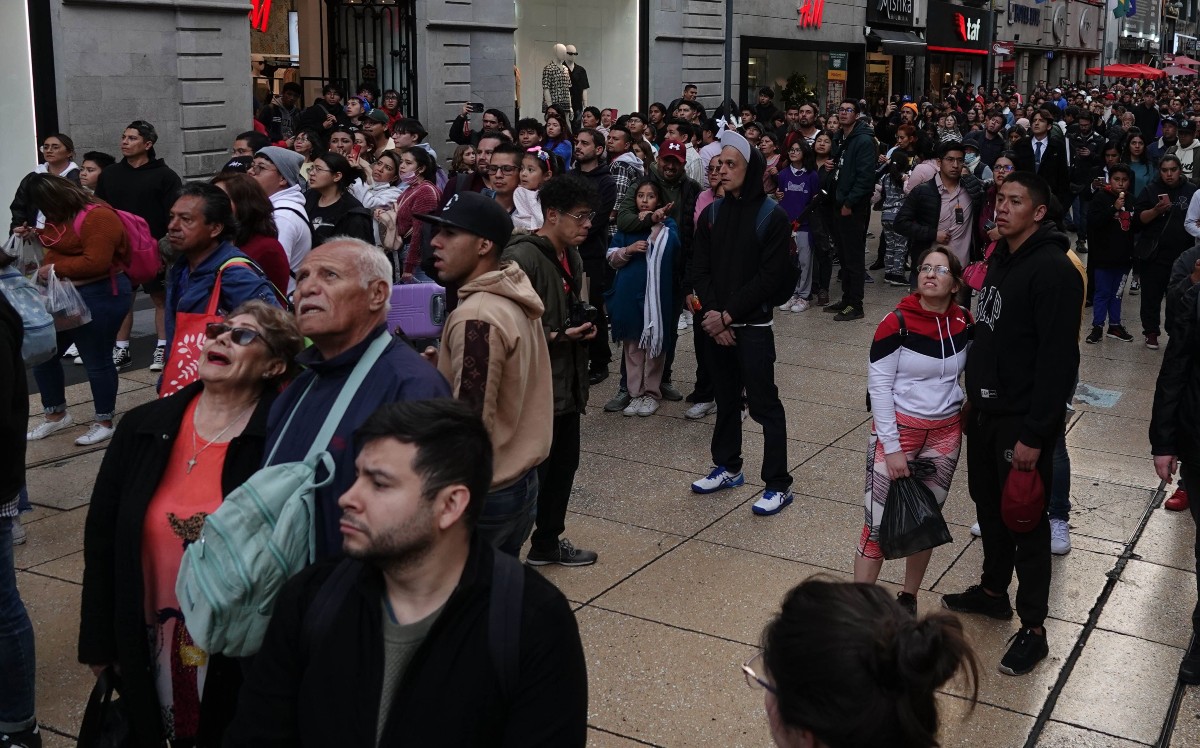 Si tiembla durante la noche, la gente debe desalojar sus viviendas inmediatamente | Cuartoscuro