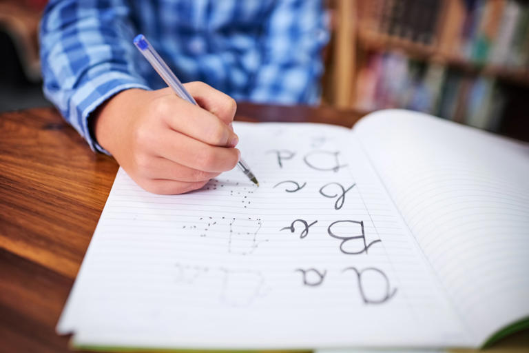 Cursive writing makes a comeback in Georgia classrooms