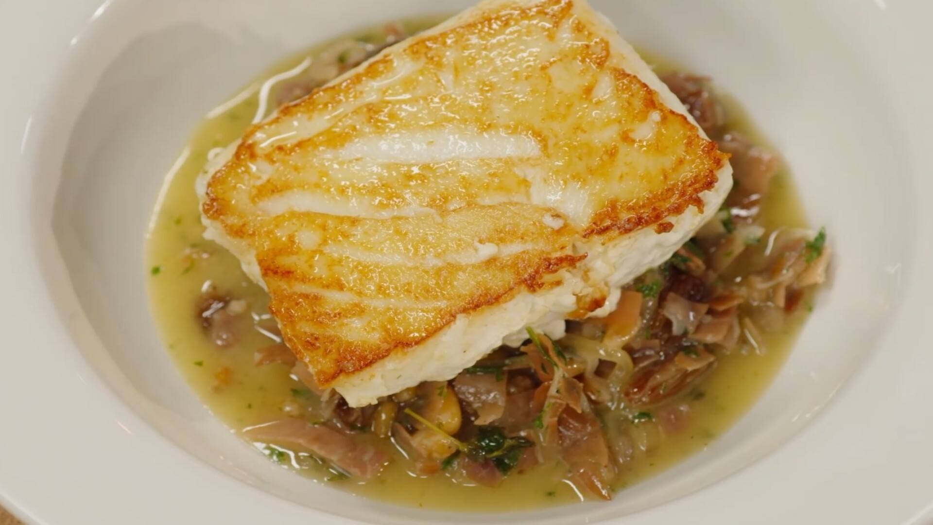 Perfekt gebratener Heilbutt, schonend in Butter gegart