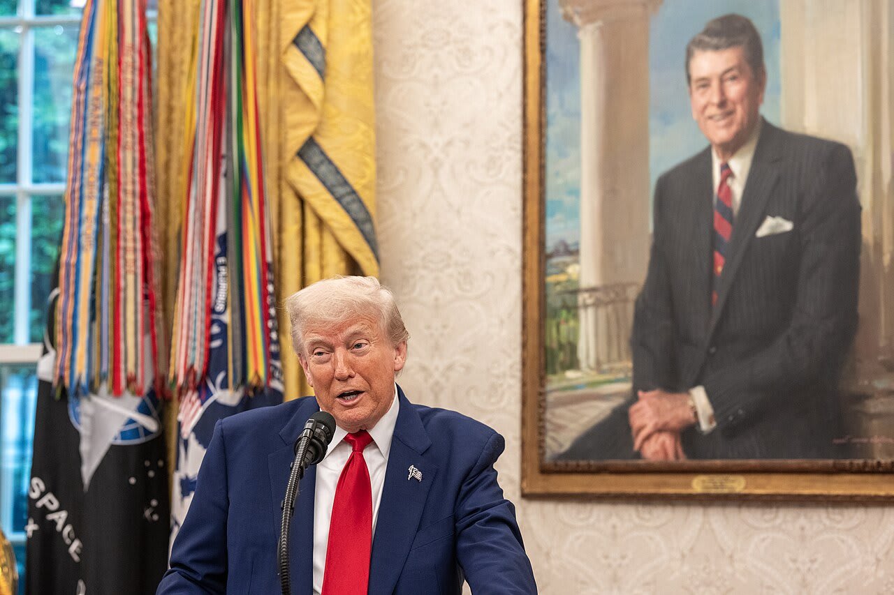 Analysis exposes 47 'distraction tactics' Trump is using to dodge