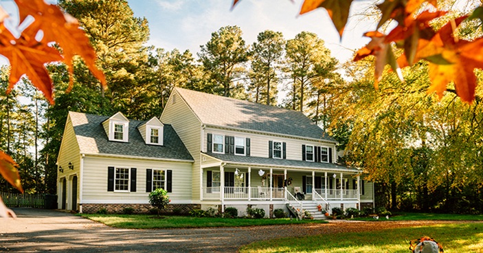 Meet L7, the humanoid robot that can entertain AND work the line