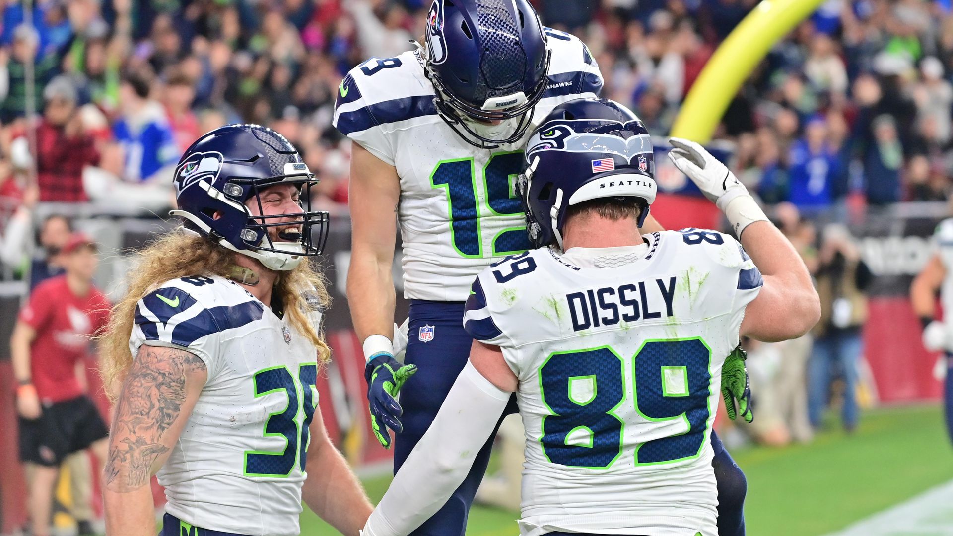 Ex-Seahawk scores first TD of NFL season, on pass from former rival