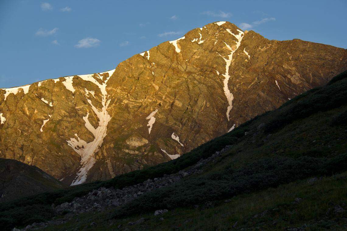 Hikers struck by lightning rescued from Colorado peak in record