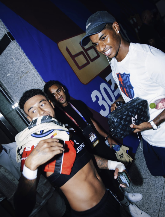 린가드와 환하게 웃는 래시포드