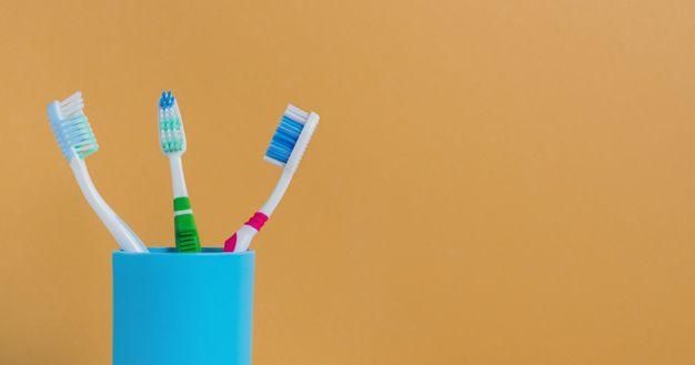 5 Penyebab Gusi Berdarah dan Cara Menghindarinya