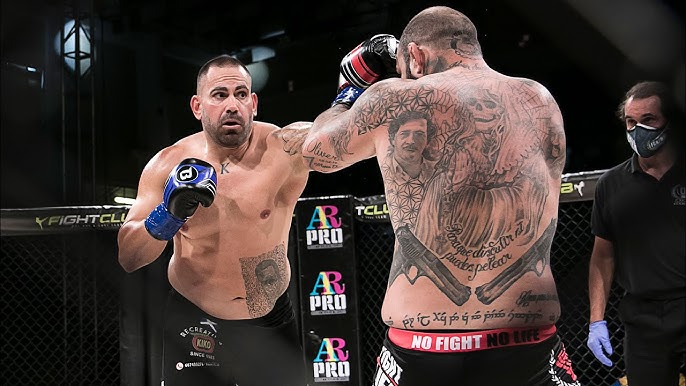 Sốc: Nhà vô địch kickboxing giết người rồi chở thi thể tới đồn cảnh sát