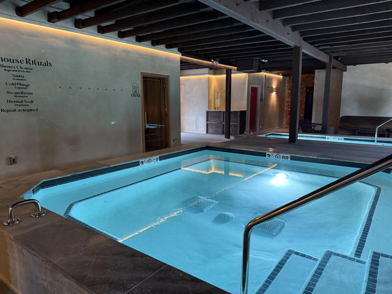 洋書 BATH HOUSE NIGHTS Bathhouse Flatiron (Manhattan) | Sauna & More — Bathhouse