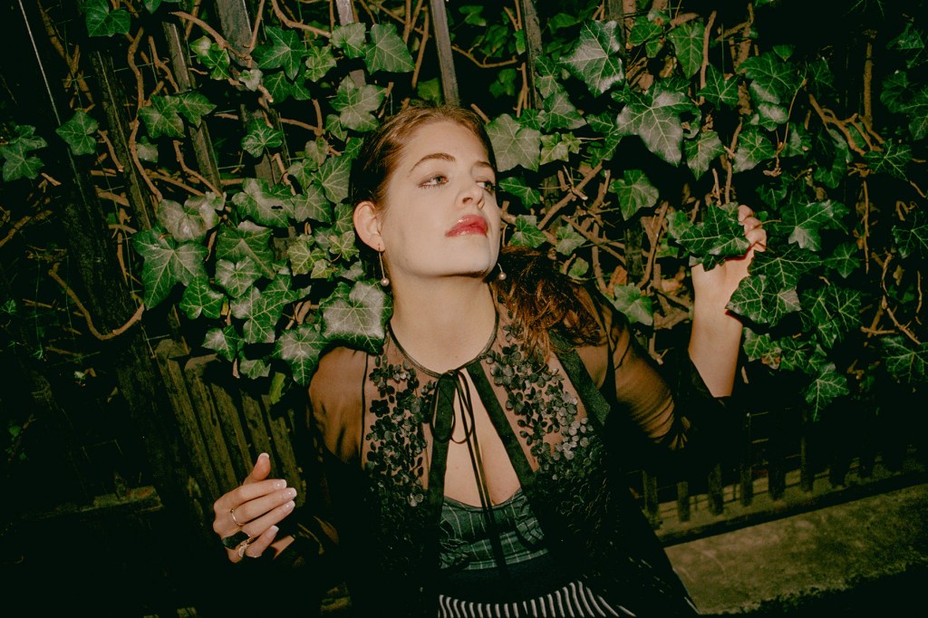 Lorde's Sister Indy Yelich Says Having a Famous Sibling Has Been a